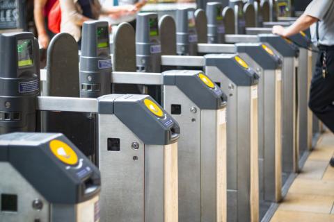 Station barrier