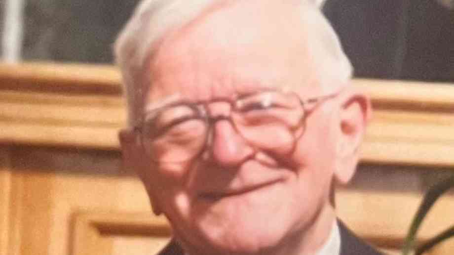 Leaders pay tribute to local government guru John Stewart